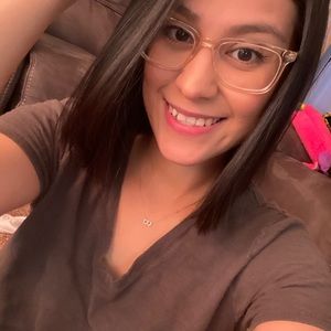 Meet your Posher, Adriana